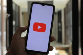 YouTube Kembangkan Fitur Play Something