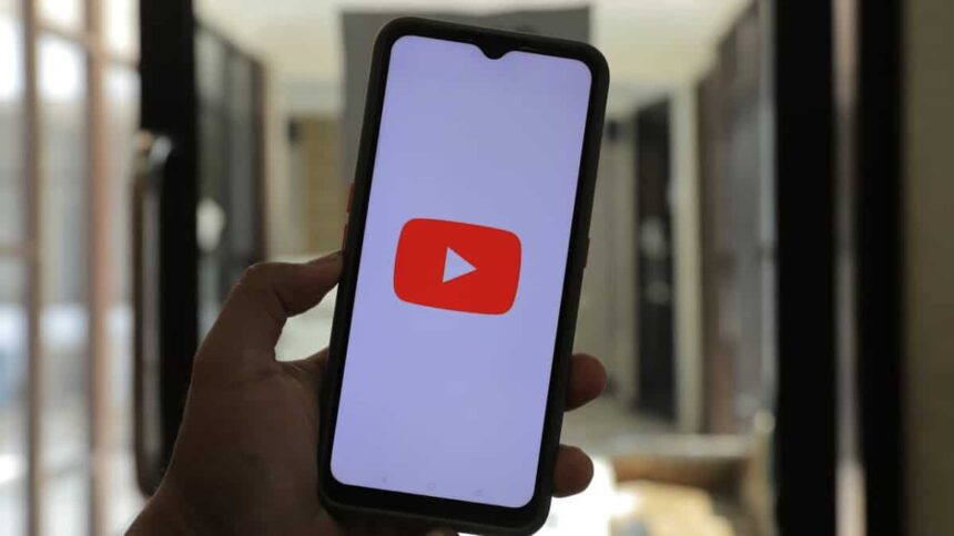 YouTube Kembangkan Fitur Play Something